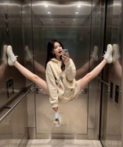 AI生成电梯一字马美女制作教程，条条流量上万，别再在外面被割韭菜了，全流程实操-520资源库