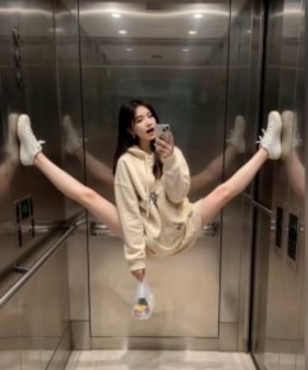 AI生成电梯一字马美女制作教程，条条流量上万，别再在外面被割韭菜了，全流程实操-520资源库